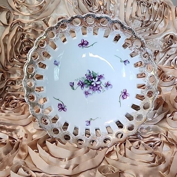 Vintage Thames Handpainted Dainty Violet Pedestal Cutwork Dish Coquette Bridal - Picture 8 of 9